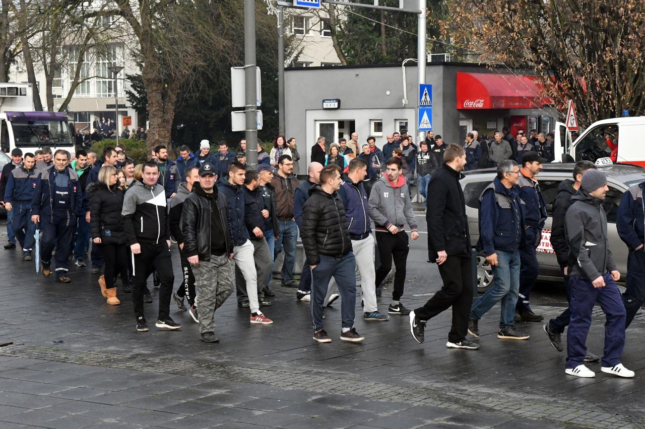 Radnici Đure Đakovića izašli na ulice