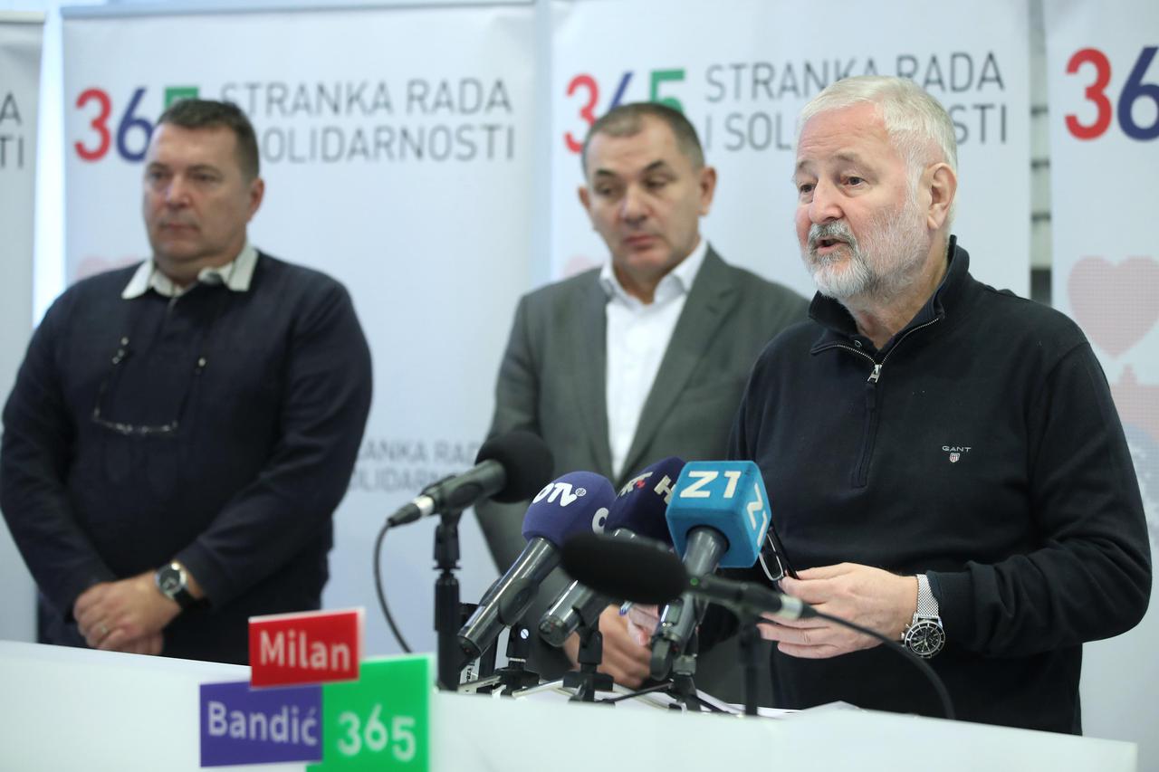Zagreb: Konferencija za medije Stranke rada i solidarnosti 365 na temu proračuna Grada Zagreba za 2022. 