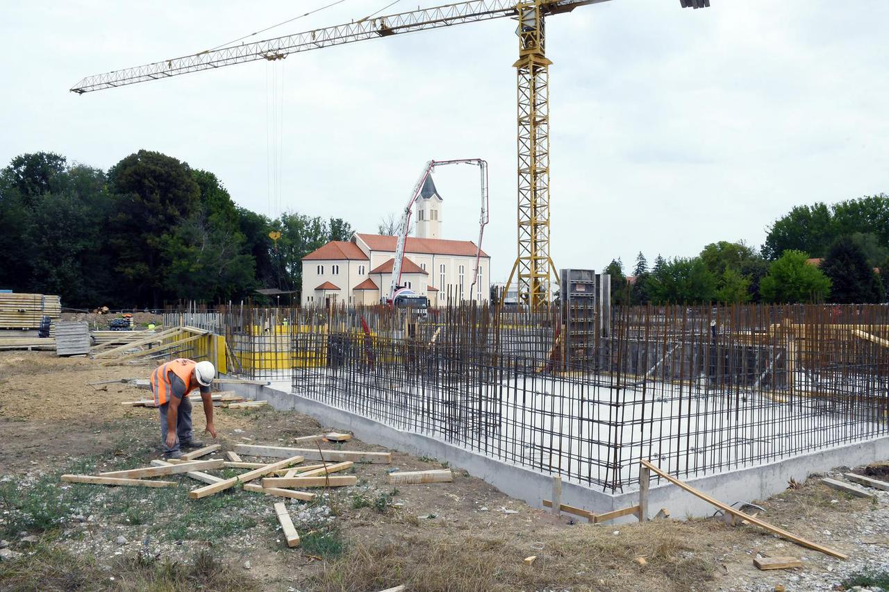 Glina: Gradi se stambena zgrada za stanovnike potresom pogođenih područja 