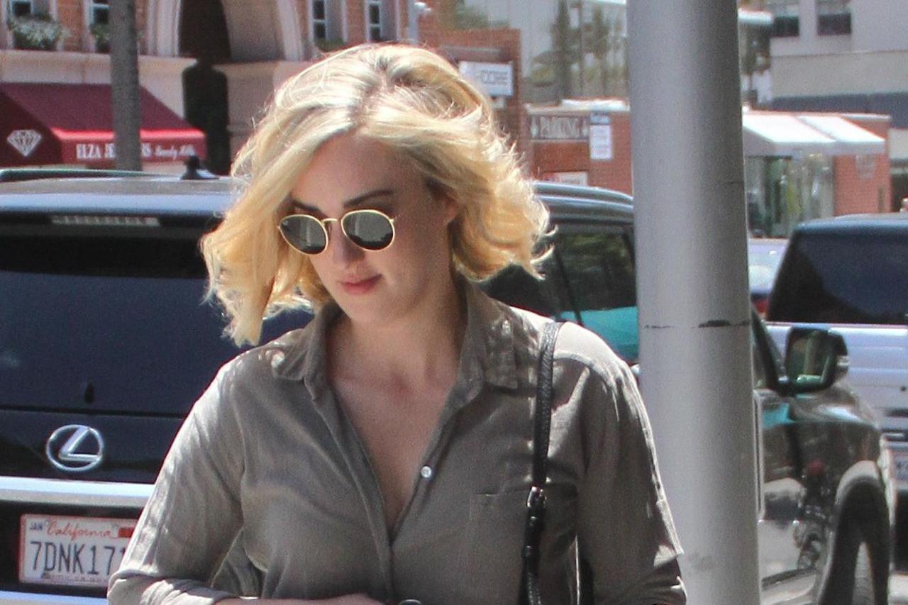 LA: Ashley Johnson prošetala gradom