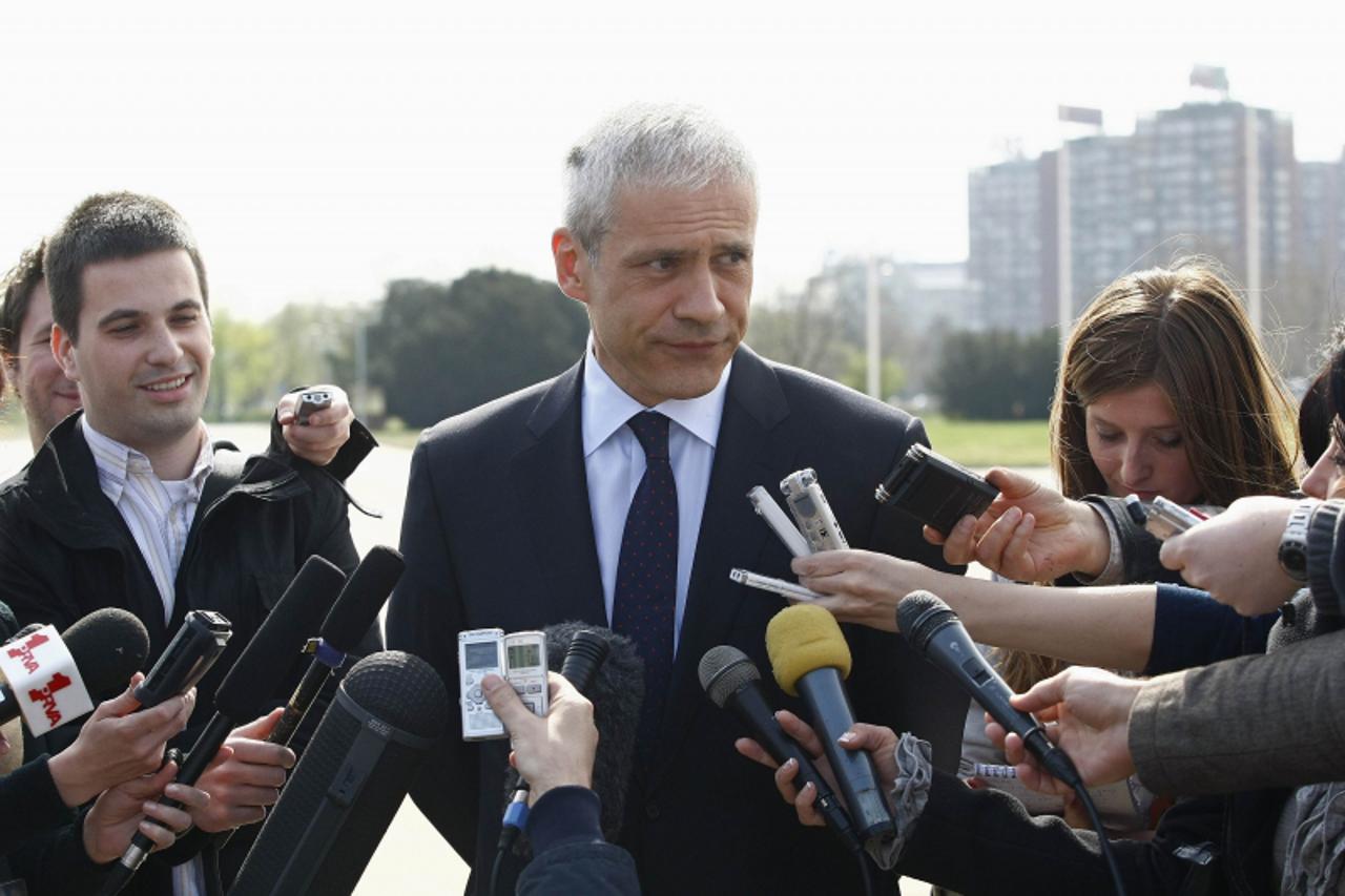 \'Serbia\'s President Boris Tadic addresses the media to announce his resignation in Belgrade April 4, 2012. Tadic said he was resigning 10 months before the end of his mandate, clearing the way for j