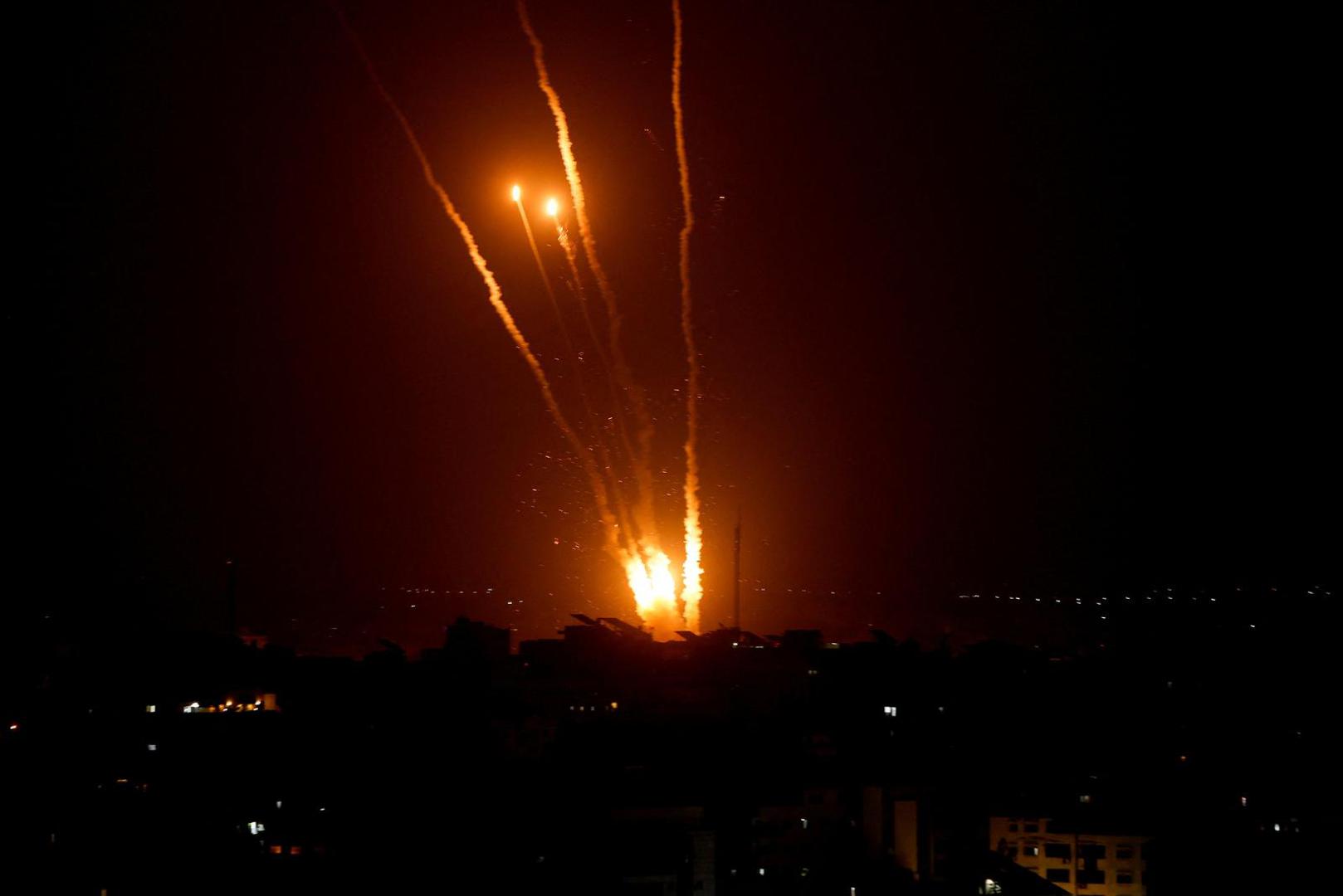 Rockets are fired by Palestinian militants into Israel, amid Israeli-Palestinian fighting, in Gaza City August 5, 2022. REUTERS/Mohammed Salem Photo: MOHAMMED SALEM/REUTERS