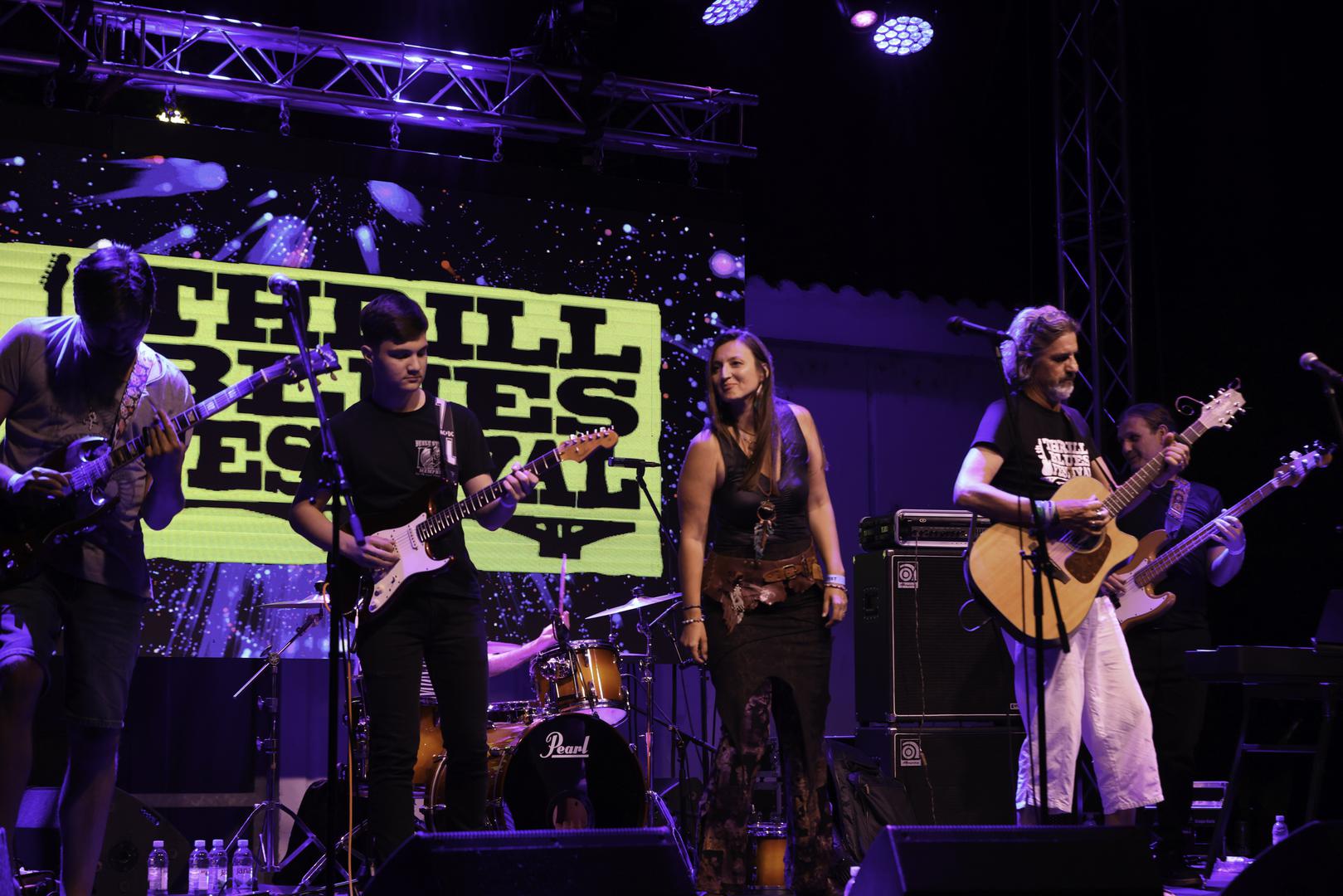 Prva večer osmog izdanja Thrill Blues Festivala u Gradskom parku Trilj potvrdila je status ovog događaja kao središnje točke hrvatske blues scene.