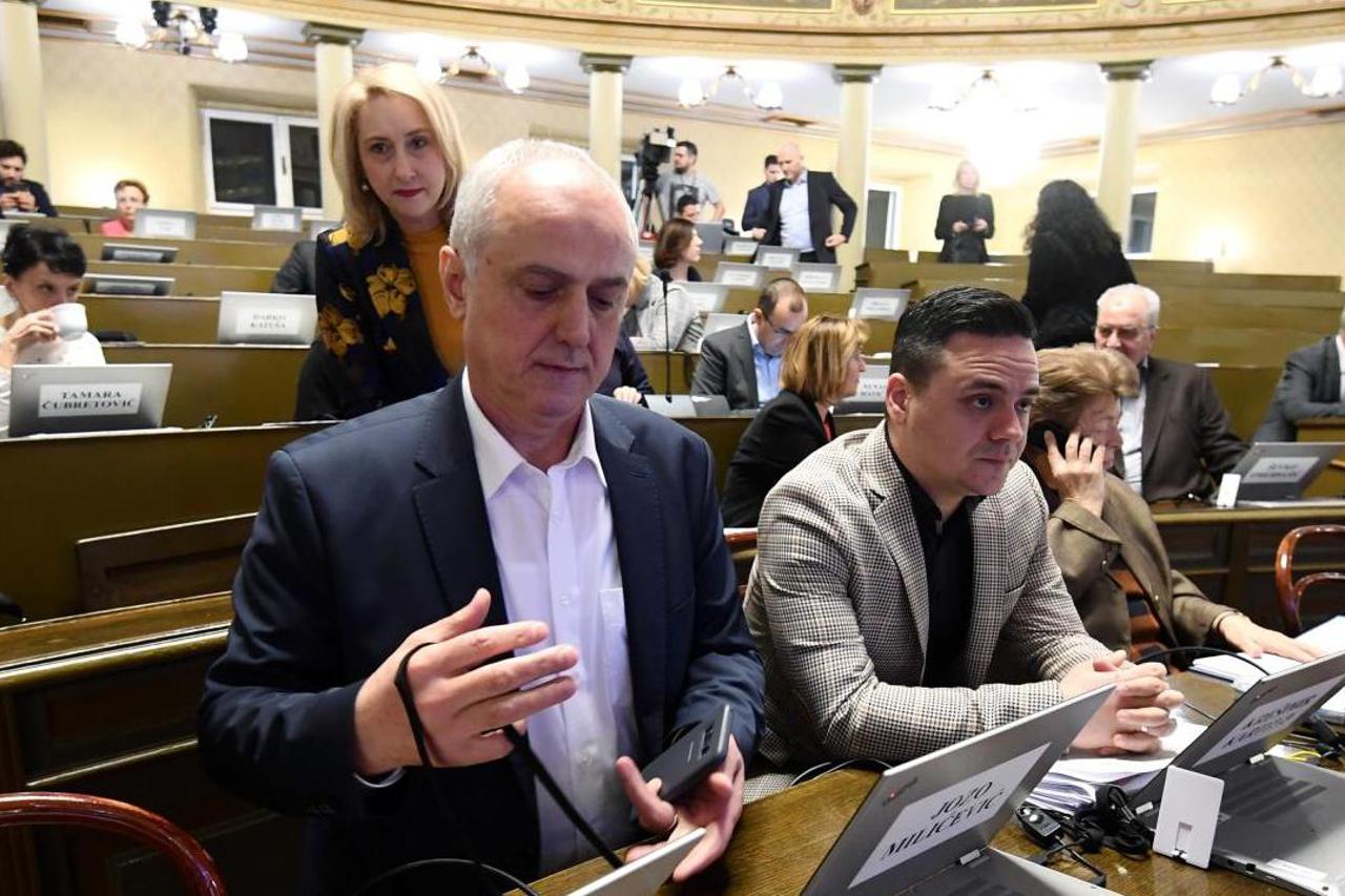 Zagreb: Nakon što su skupili kvorum za početak Gradske skupštine, HDZ zatražio stanku