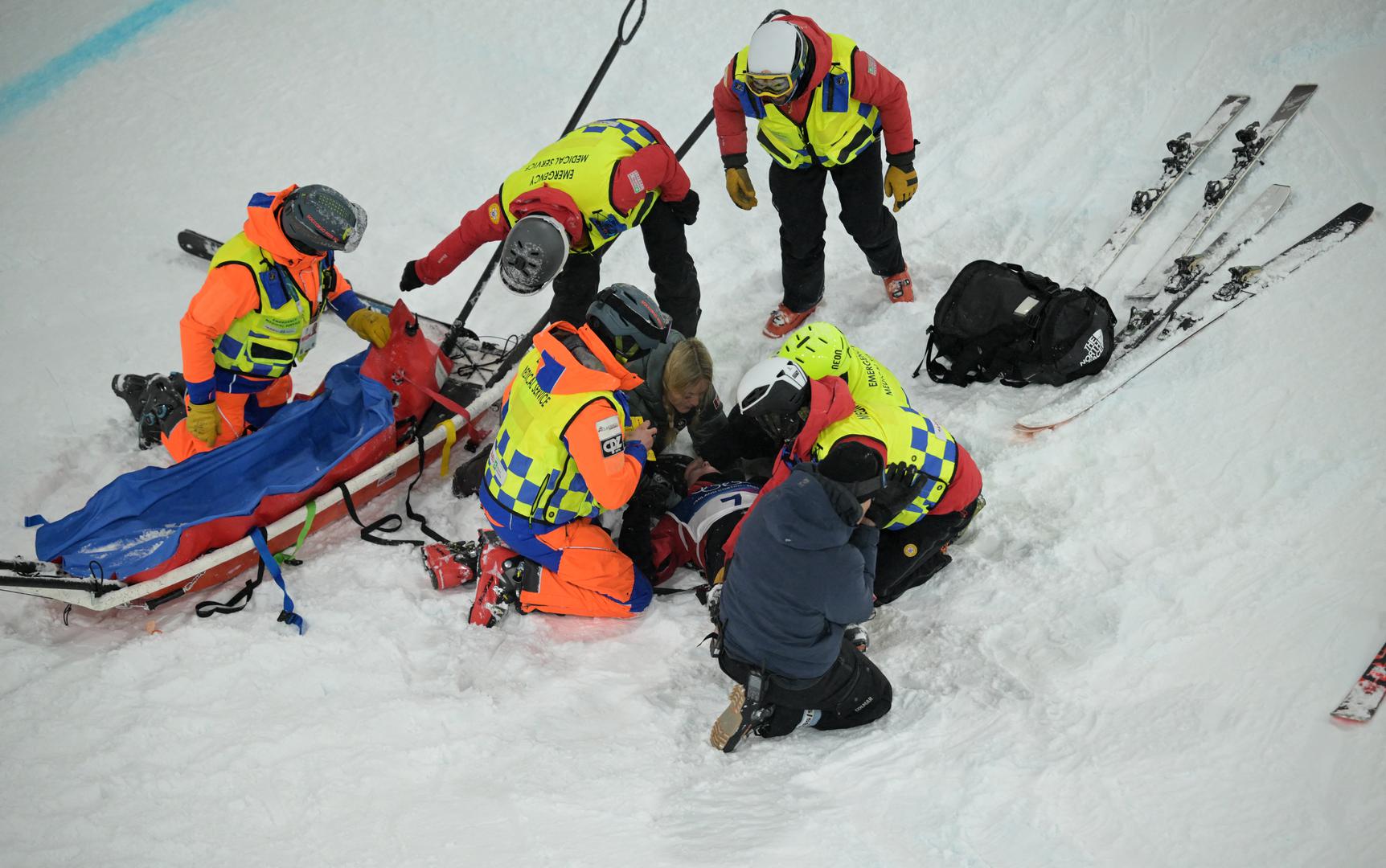 Medicinske ekipe brzo su intervenirale te su 33-godišnju Kanađanku iznijele na nosilima i prevezle u kliniku u Livignu na dodatne pretrage.