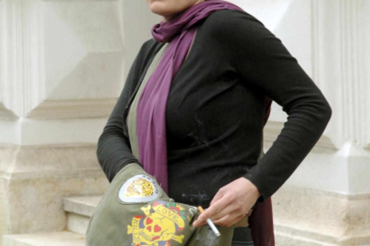 '22.04.2010., Zagreb - Zeljka Matkovic, djevojka koja je napala Gorana Bareta kada je pokusao prekinuti s njom, ispred Zupanijskog suda.  Photo: Davor Visnjic/PIXSELL'