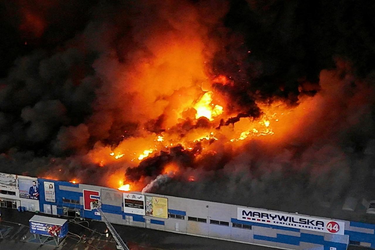 FILE PHOTO: Shopping centre ablaze in Warsaw