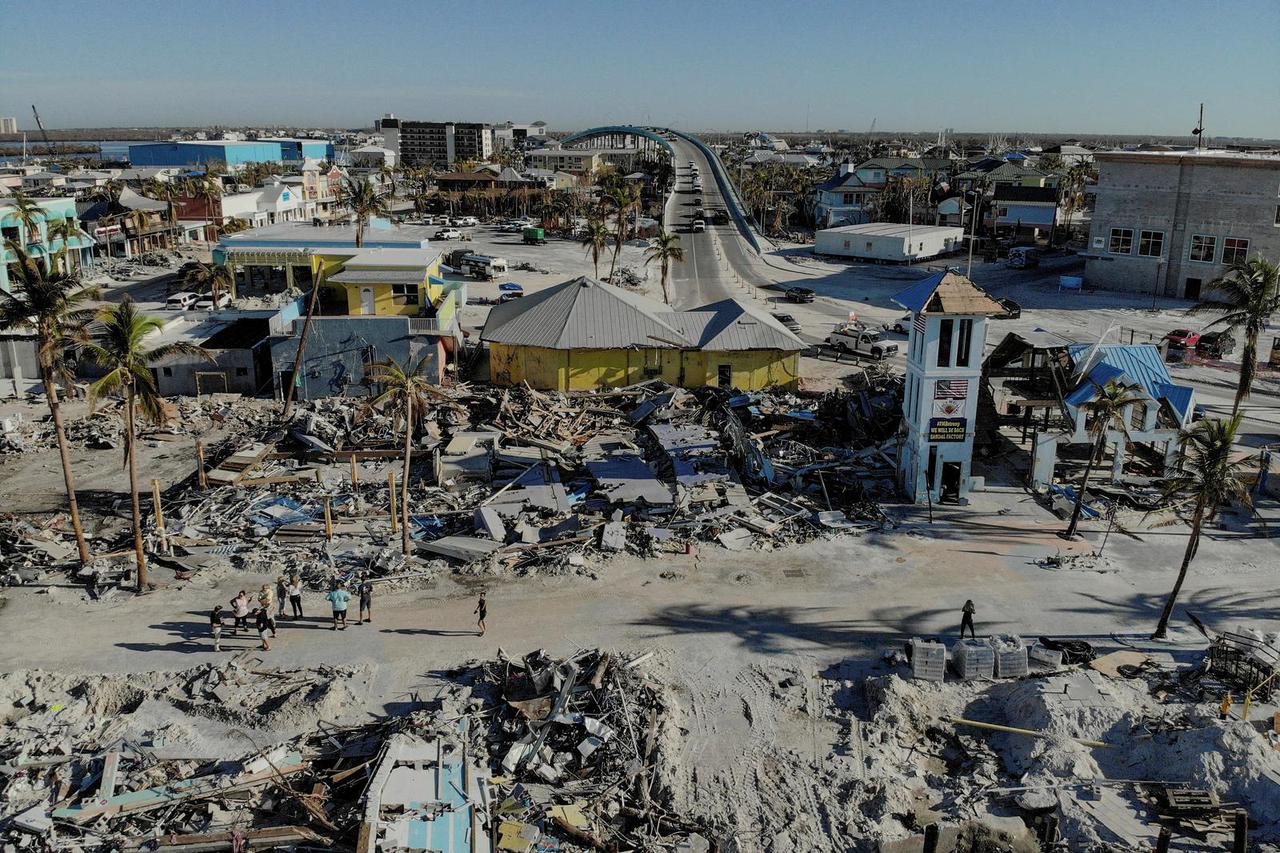 Almost one month later, Floridians continue to deal with Ian aftermath, in Fort Myers Beach