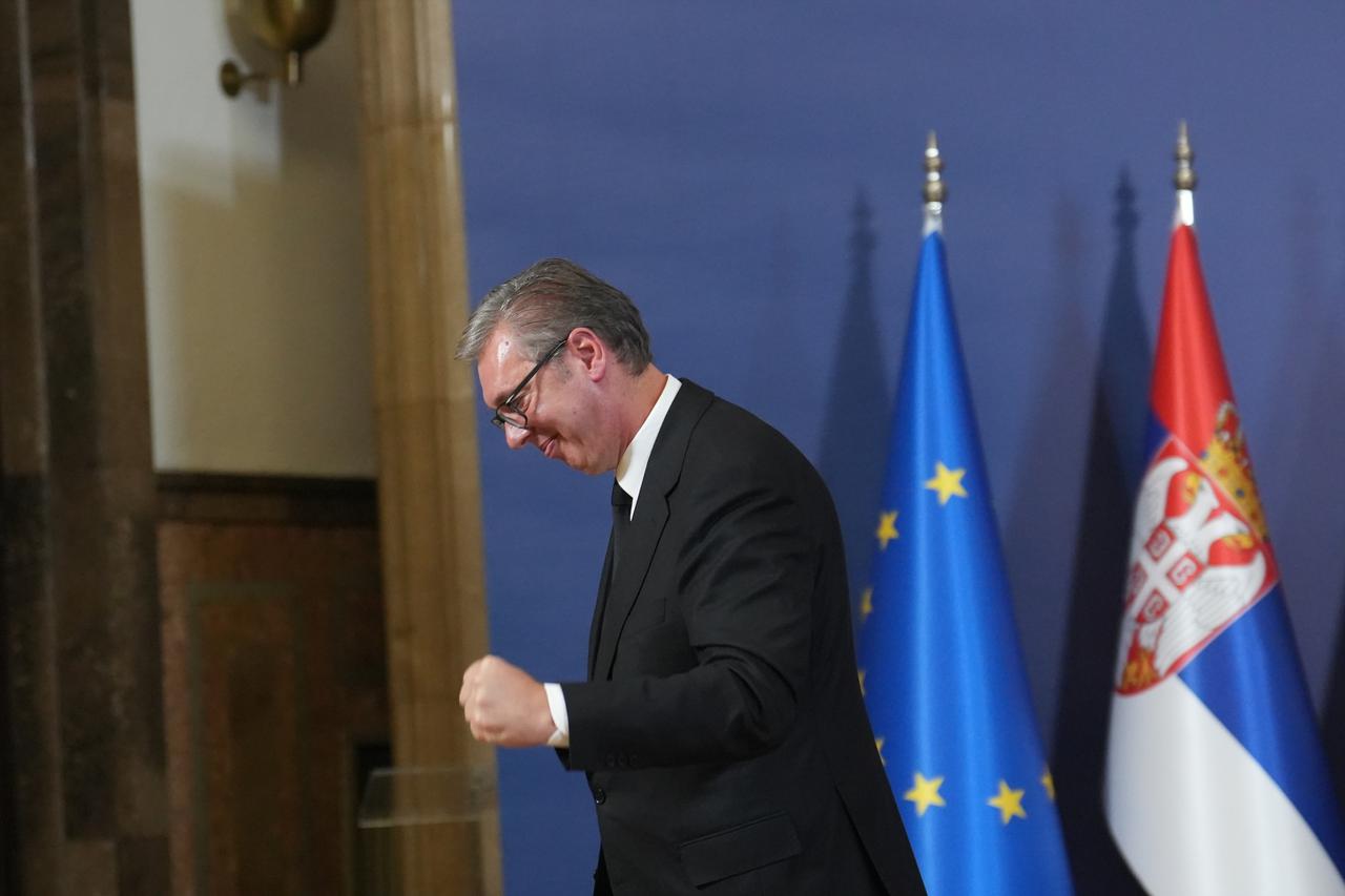 Beograd: Aleksandar Vučić podnio ostavku