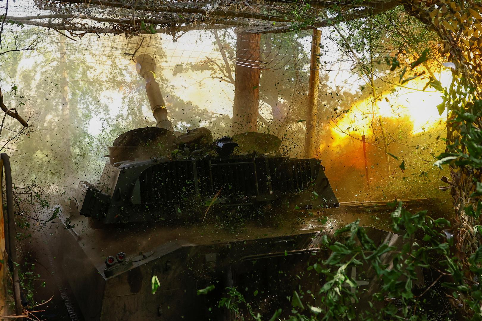 Ukrainian servicemen of the 42nd Separate Mechanized Brigade fire a 2S1 Gvozdika self-propelled howitzer towards Russian troops in a front line, amid Russia's attack on Ukraine, in Kharkiv region, Ukraine May 16, 2024. REUTERS/Valentyn Ogirenko Photo: VALENTYN OGIRENKO/REUTERS