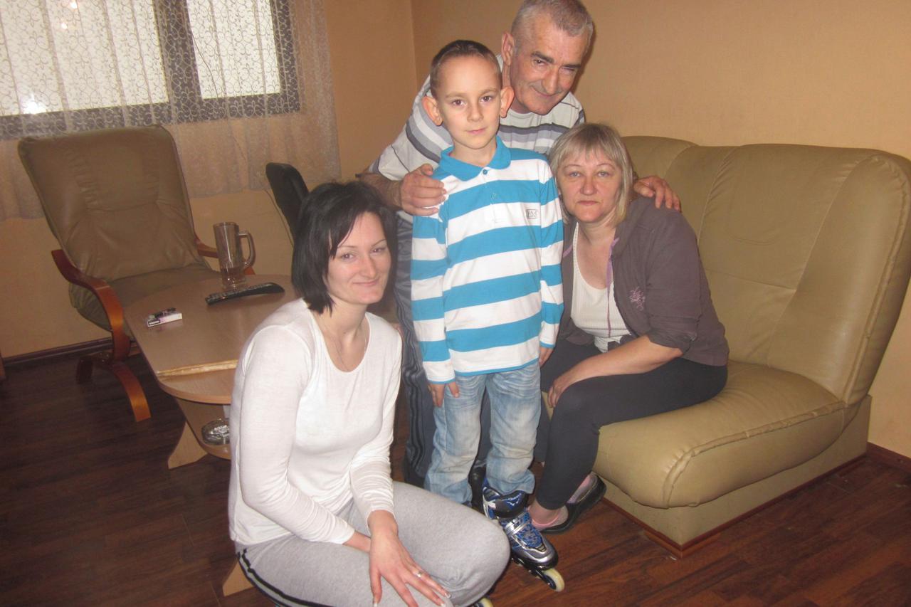 Uoči puta s majkom Andreom Marko se pozdravio s bakom i djedom