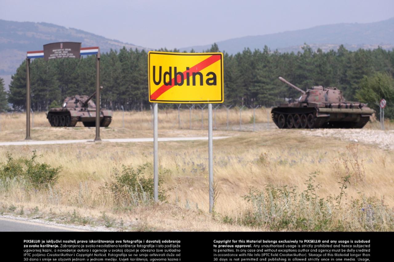 '22.08.2013., Udbina - Dvojezicni natpisi i suzivot u Udbini. Nacelnik Udbine Ivan Pesut. Photo: Zeljko Mrsic/PIXSELL'