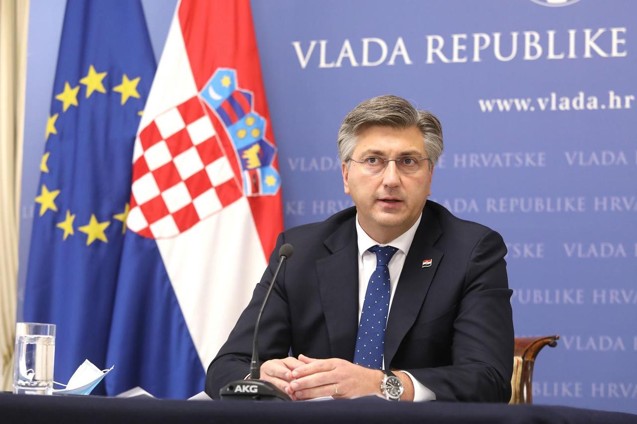 Zagreb:  Andrej Plenković održao u Banskim dvorima konferenciju za medeije
