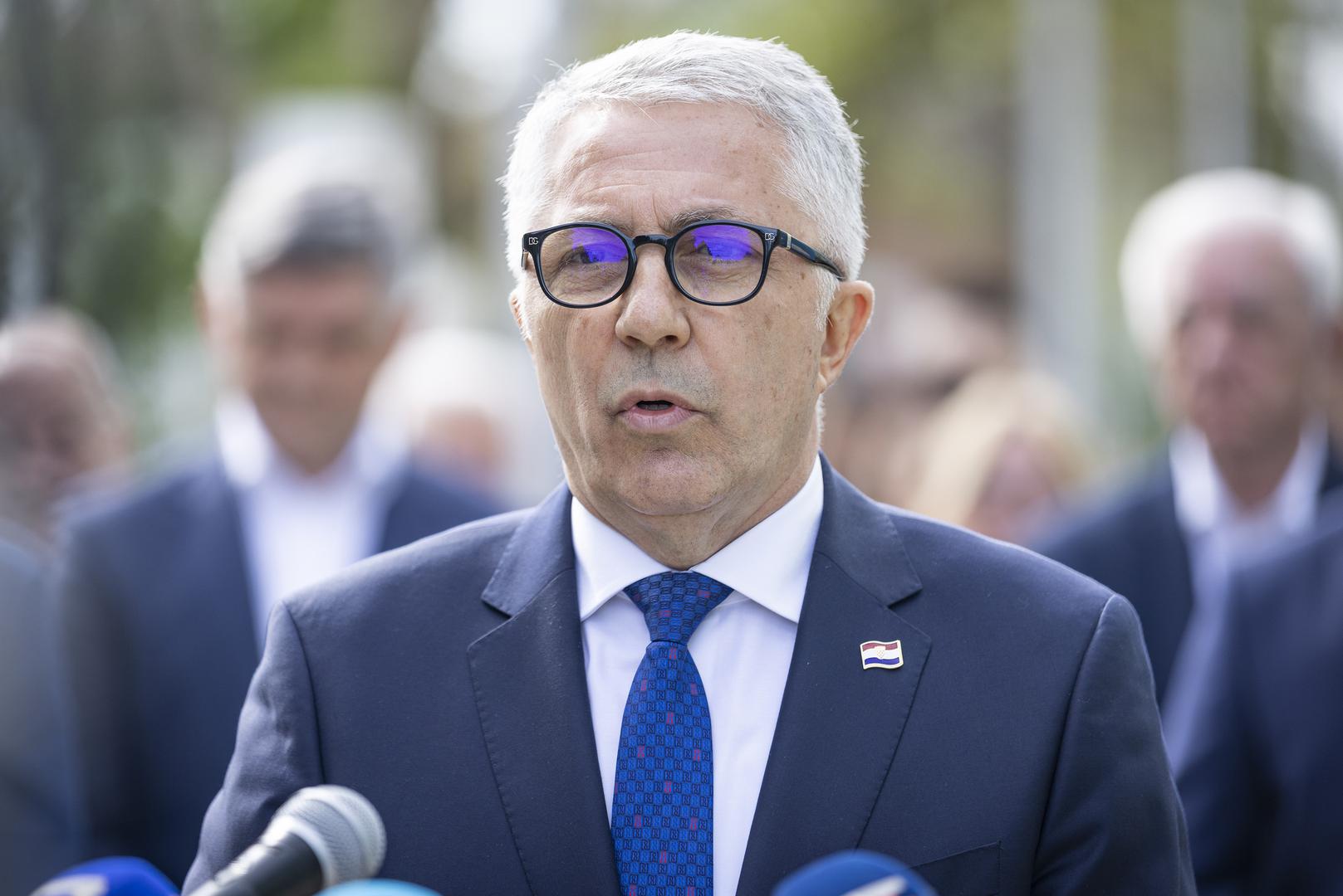 Pero Ćosić (HDZ), rodom iz Širokog Brijega, morat će pak u Belgiju ako će htjeti upoznati svog dvojnika.