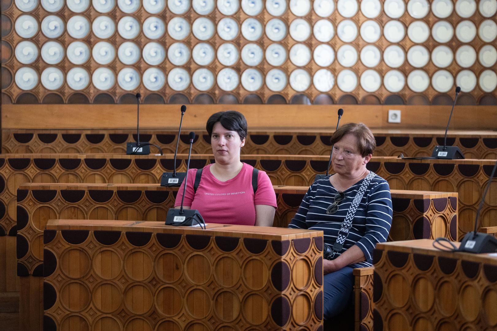 „Današnja slika Stare gradske vijećnice prepune naših sugrađana najbolja je potvrda da smo uspjeli u naumu da se rad Gradske skupštine demistificira, da ovu instituciju približimo ljudima i pokažemo da je ovo doista dom svih Zagrepčanki i Zagrepčana. Interes i pozitivne reakcije koje smo danas vidjeli, kako od onih najmlađih, tako do naših starijih sugrađana, pokazuju da građani cijene transparentnost i žele biti uključeni u život svojega grada. Ovo je naš dar Zagrebu za njegov dan, ali i jasan smjer u kojem želimo nastaviti razvijati otvorenost naših institucija“, istaknuo je predsjednik Matej Mišić.