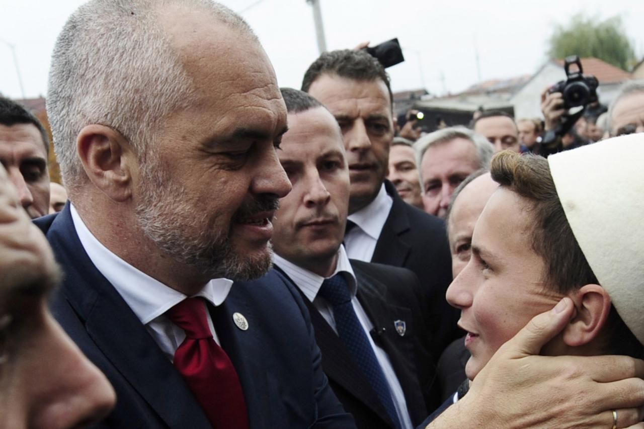 Edi Rama, Premijer Albanije, doveo je jučer cijelu svoju vladu u Kosovo, u Peć, na zajedničko zasjedanje s kosovskim kabinetom