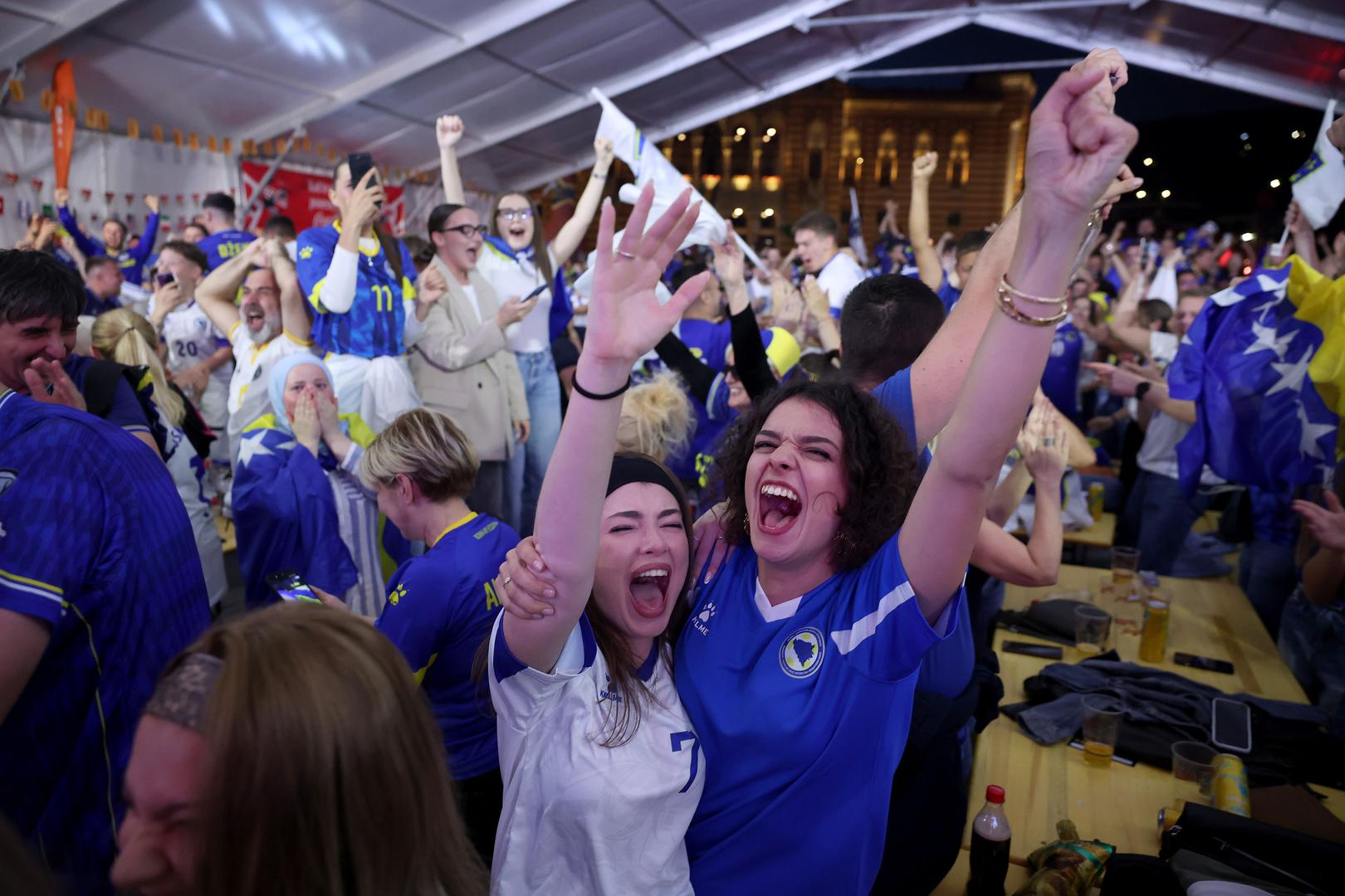 Za A reprezentaciju Bosne i Hercegovine debitirao je 2021. godine u susretu protiv SAD-a. Dobrim igrama u Rumunjskoj tijekom 2026. godine ponovno je dobio poziv izbornika te izborio mjesto na Svjetskom prvenstvu. 