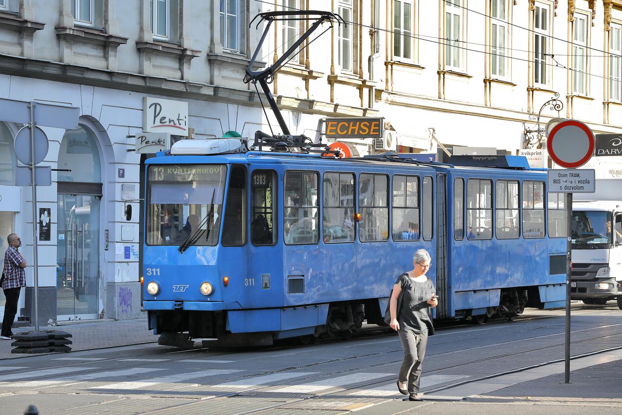 Zagreb: Jutros nešto iza pola osam došlo je do prekida tramvajskog prometa kod Trga bana Jelačića 