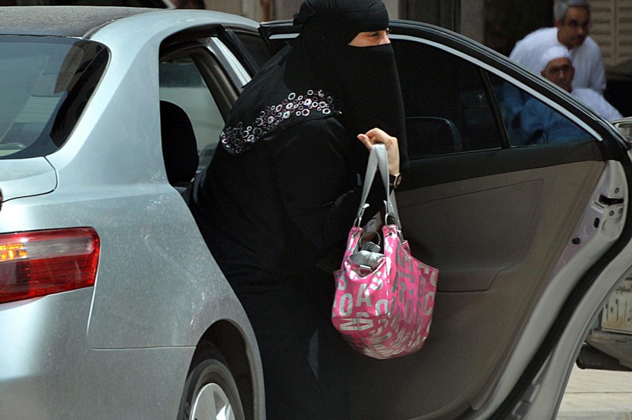 Saudijke ne smiju voziti automobil