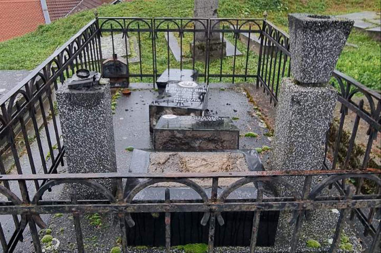 Uništeni spomenici ispisani ćirilicom