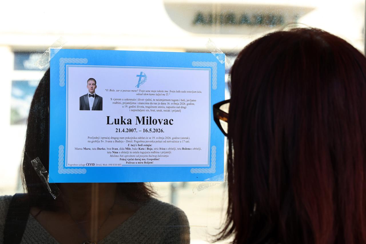 Prazan Drniš danas na posljednjem ispra?aju ubijenog mladi?a Luke Milovca
