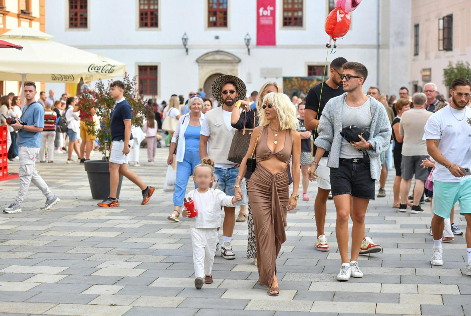 Glazbenica Maja Šuput jedno poslijepodne provela je družeći se sa sinom Bloomom i prijateljima i to u Varaždinu.