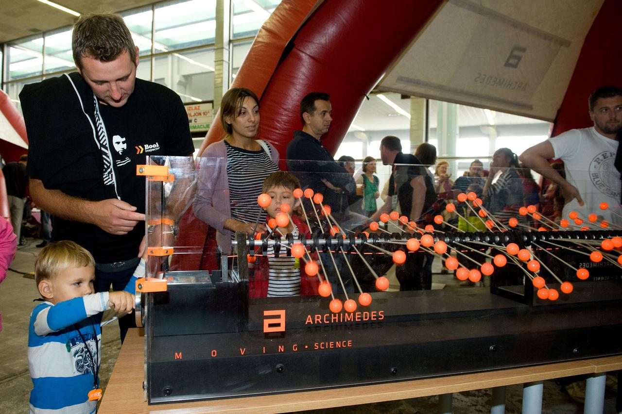 14.09.2014., Zagreb - Na Zagrebackom velesajmu odrzano je trece izdanje najvece regionalne manifestacije za popularizaciju znanosti pod nazivom Znanstveni piknik. Organizator Piknika je Udruga Profesor Baltazar u suradnji s Mrezom popularizatora znanosti.