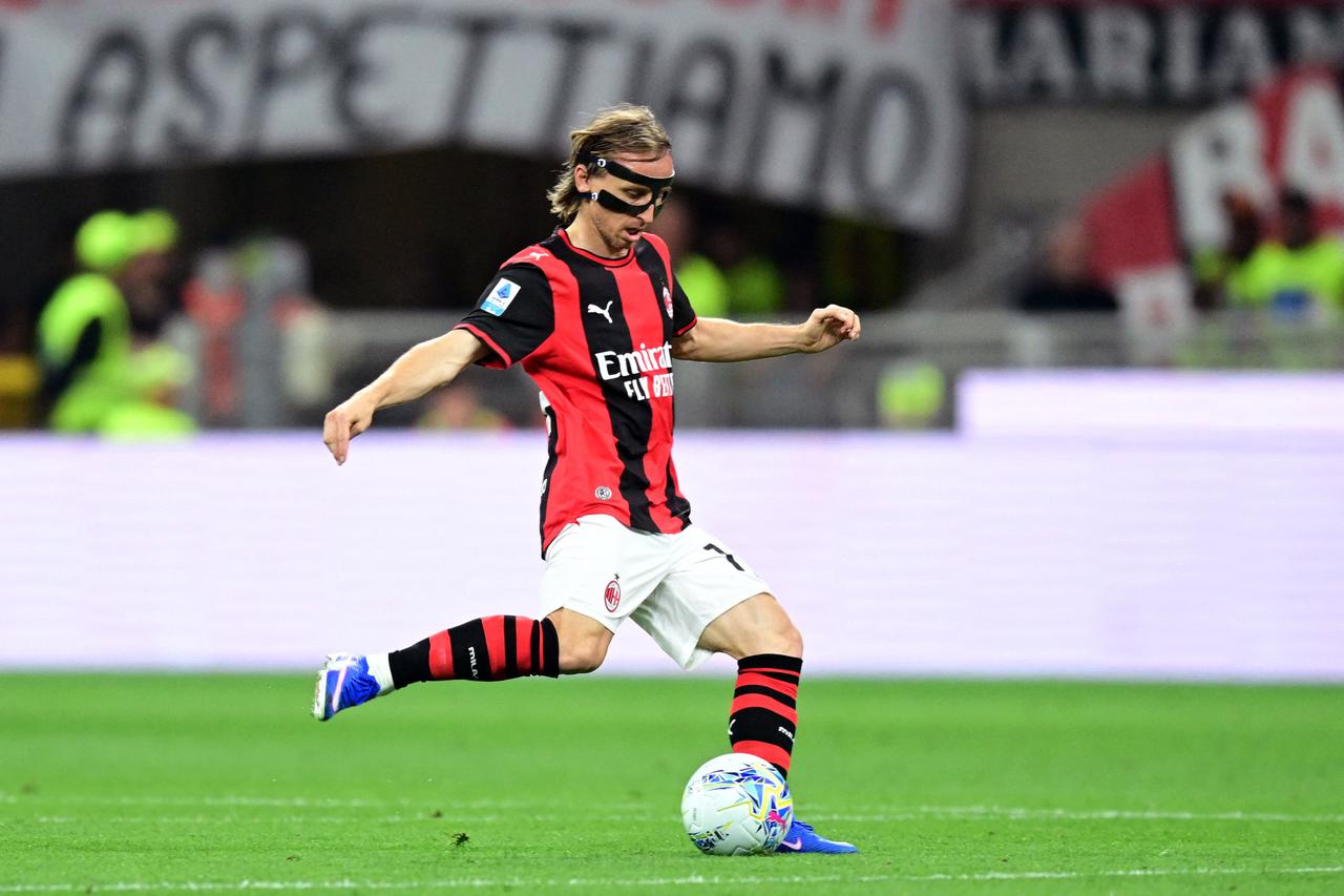 Serie A - AC Milan v Cagliari