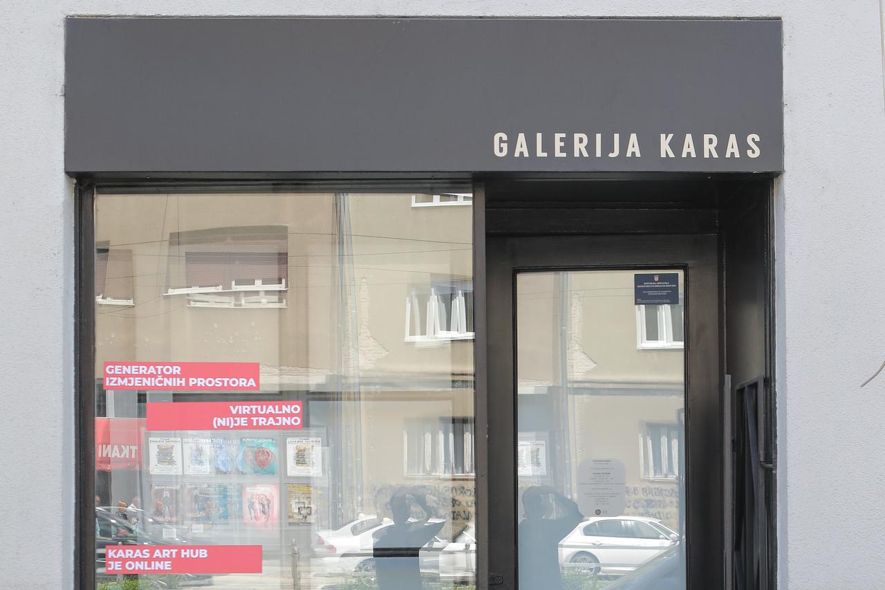 Zagreb:  Druženje u Galeriji Karas povodom otvorenja pop-up izložbe