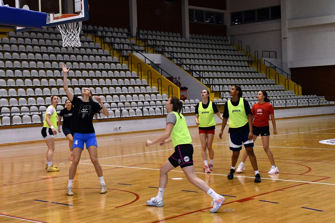 Slavonski Brod: Trening košarkašica ŽKK "Brod na Savi"