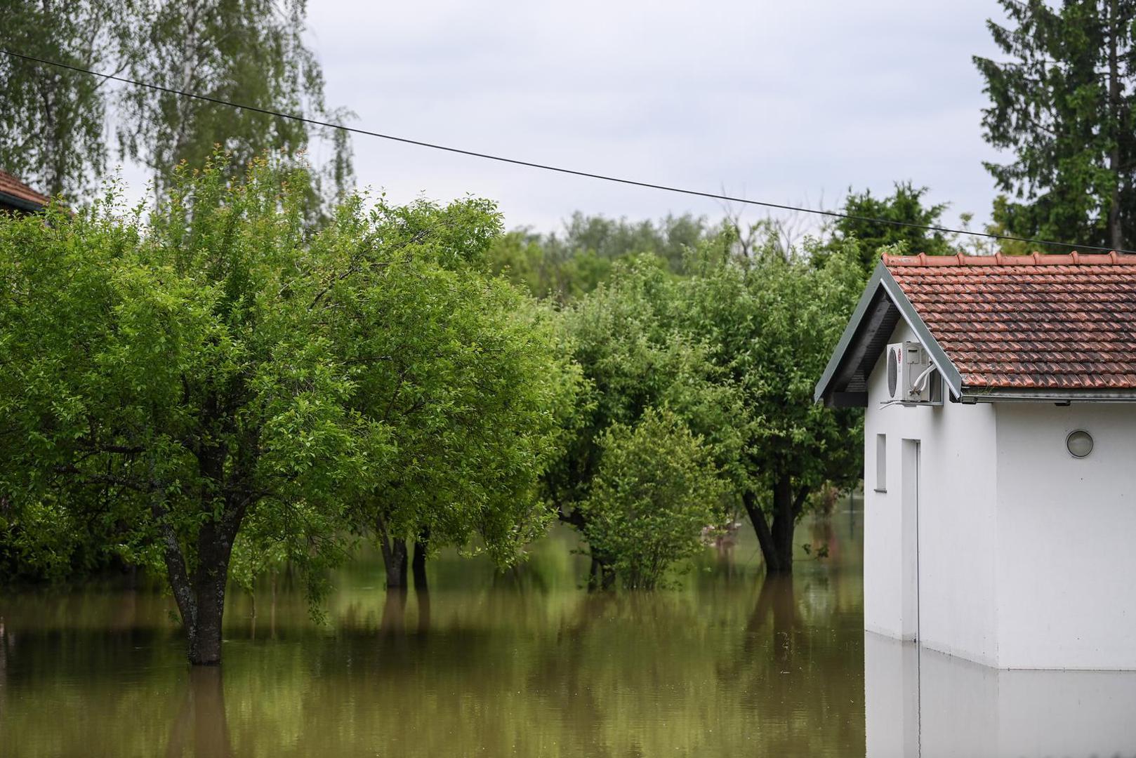 18.05.2023., Letovanic - Rijeka Kupa je na povjesnoj razini i neke ceste uz Kupu su zatvorene. Photo: Igor Soban/PIXSELL