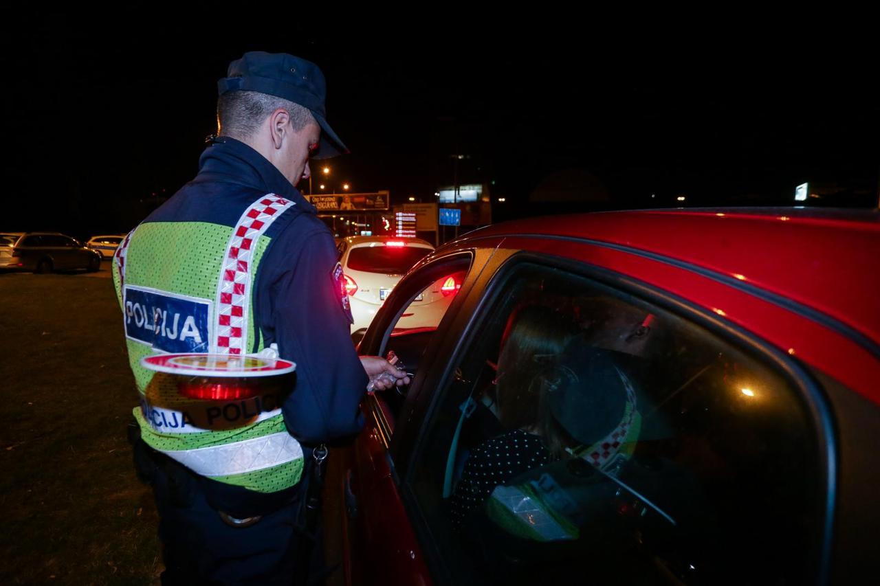policija