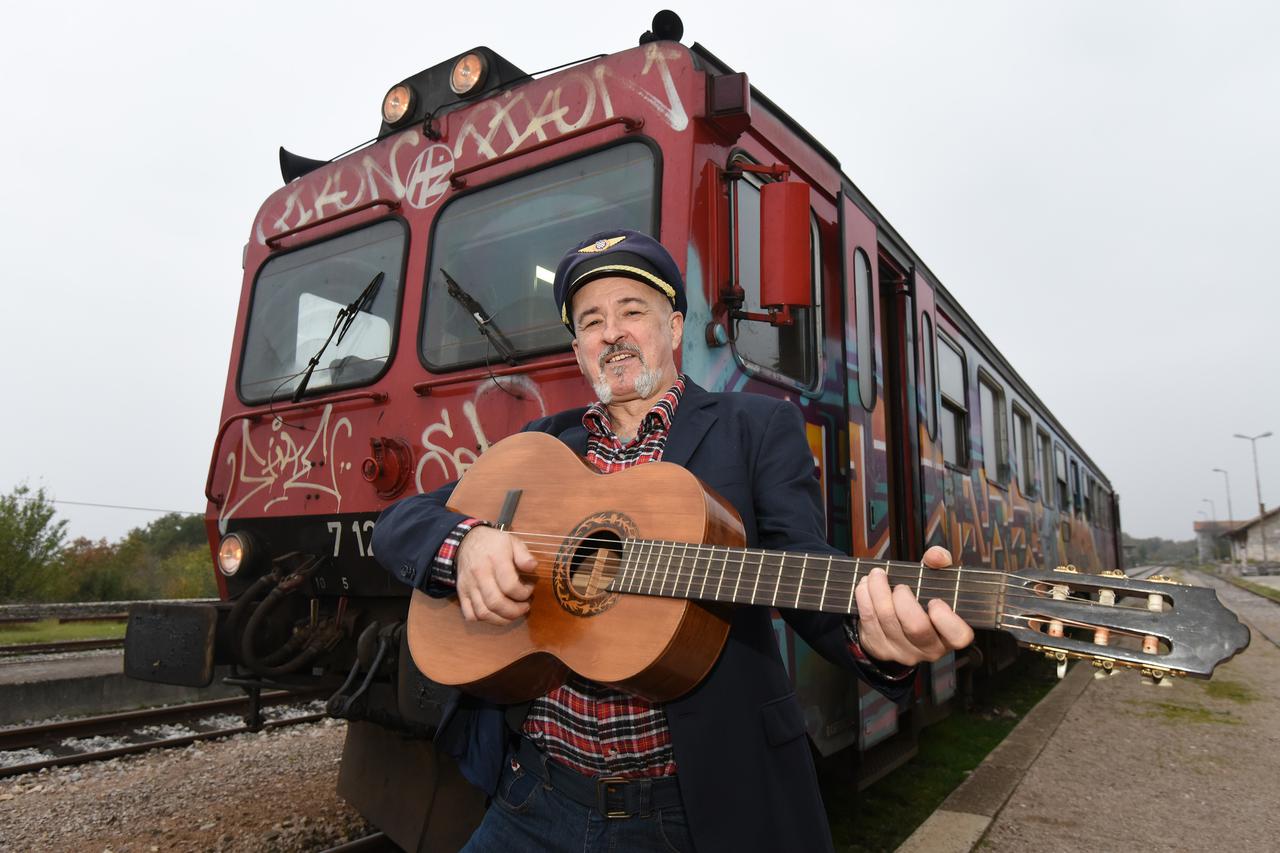 19.11.2015., Kanfanar - Frontmen grupe Gustafi Edi Maruzin.  Photo: Dusko Marusic/PIXSELL