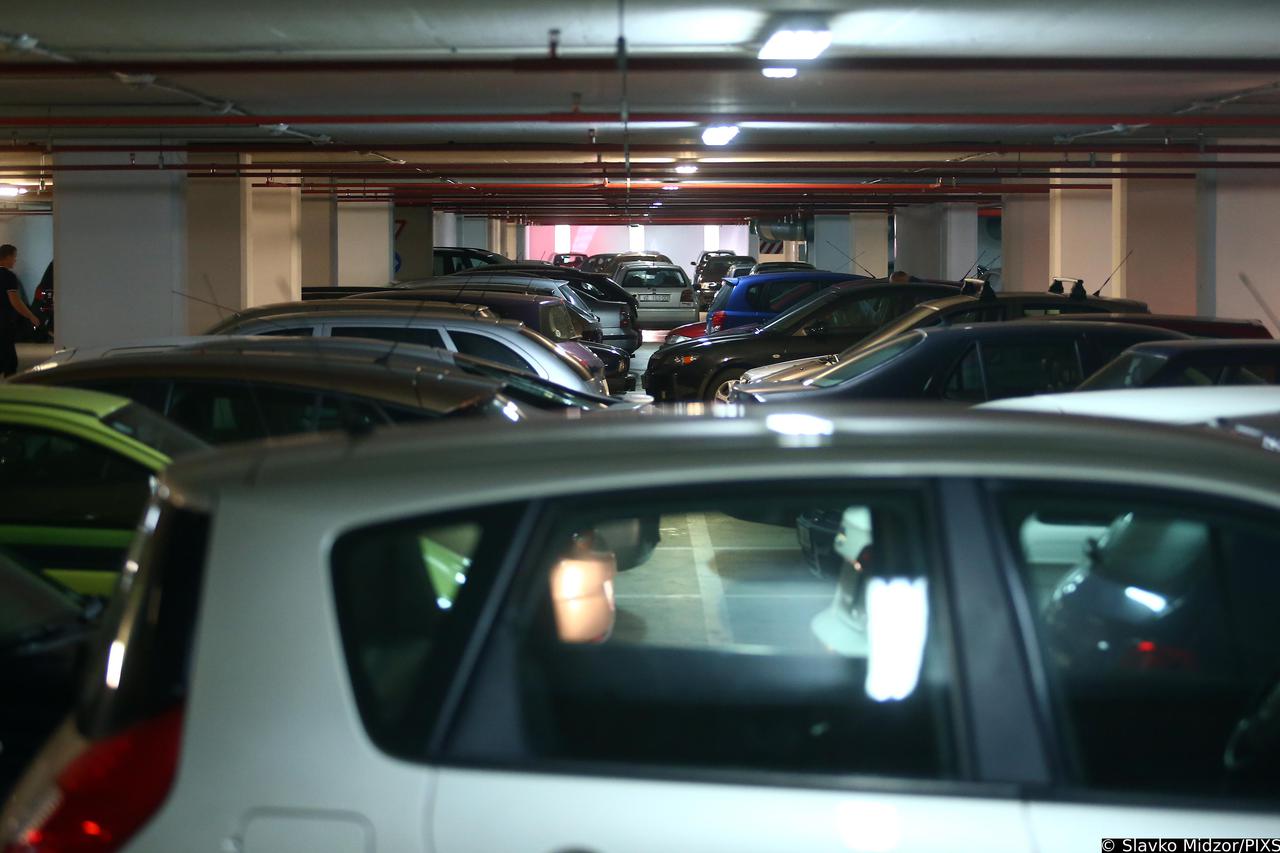 Zagreb: Garaža Rebro 