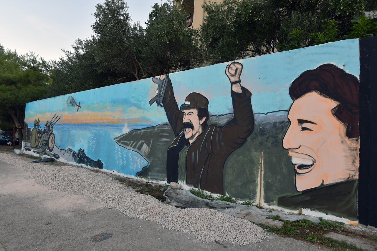 Šibenik: Novi grafit u ?ast Filipa Ga?ine i usklika "Oba su pala!"
