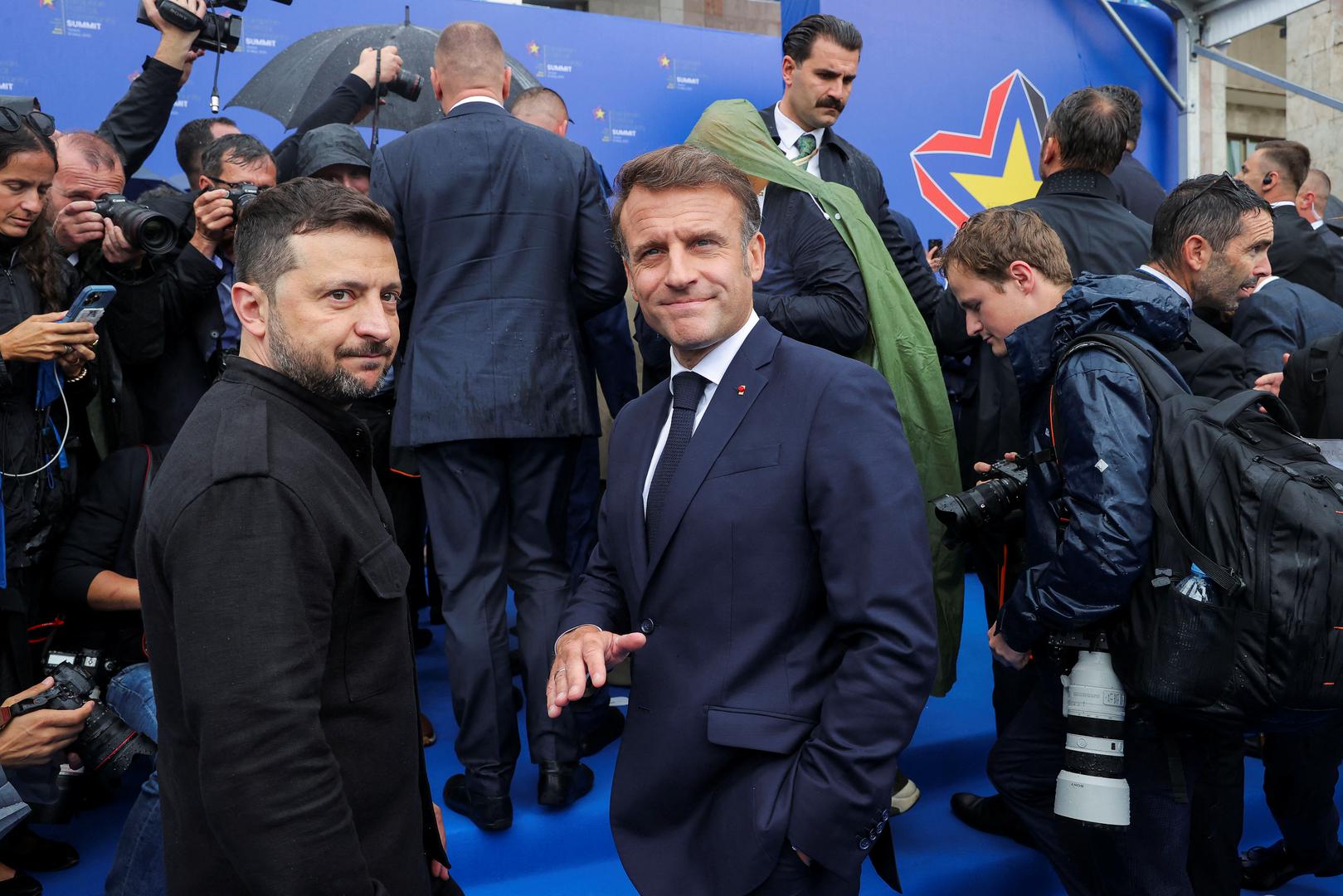 Europska politička zajednica (EPC) osnovana je na inicijativu francuskog predsjednika Emmanuela Macrona nakon ruske invazije na Ukrajinu. Prvi sastanak održan je u listopadu 2022. godine u Pragu. 