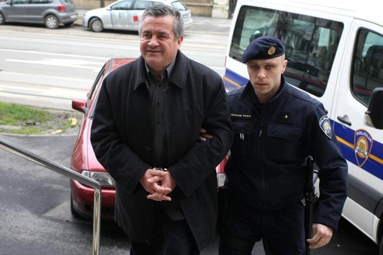 Profesori i asistenti privedeni na Županijski sud (1)