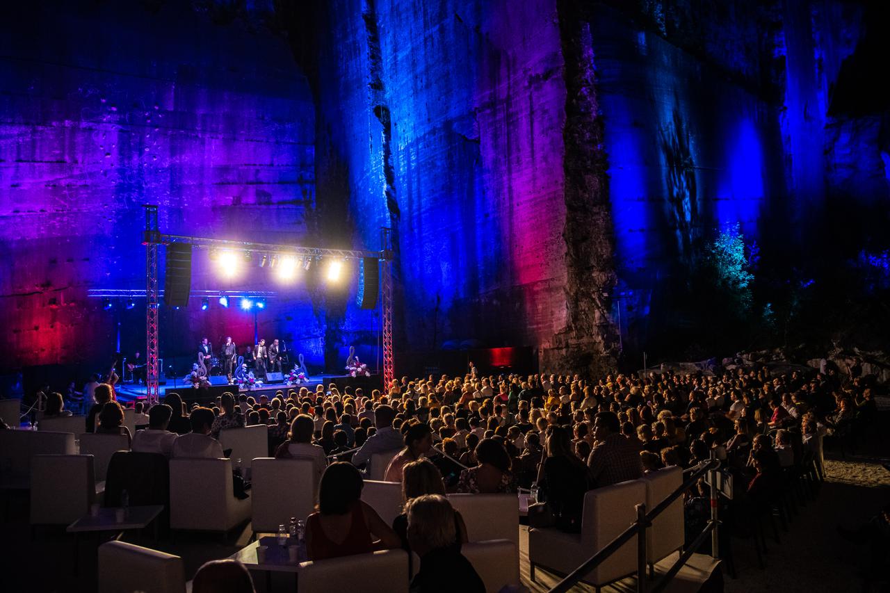 Festival Rocks&Stars @ Cave Romane