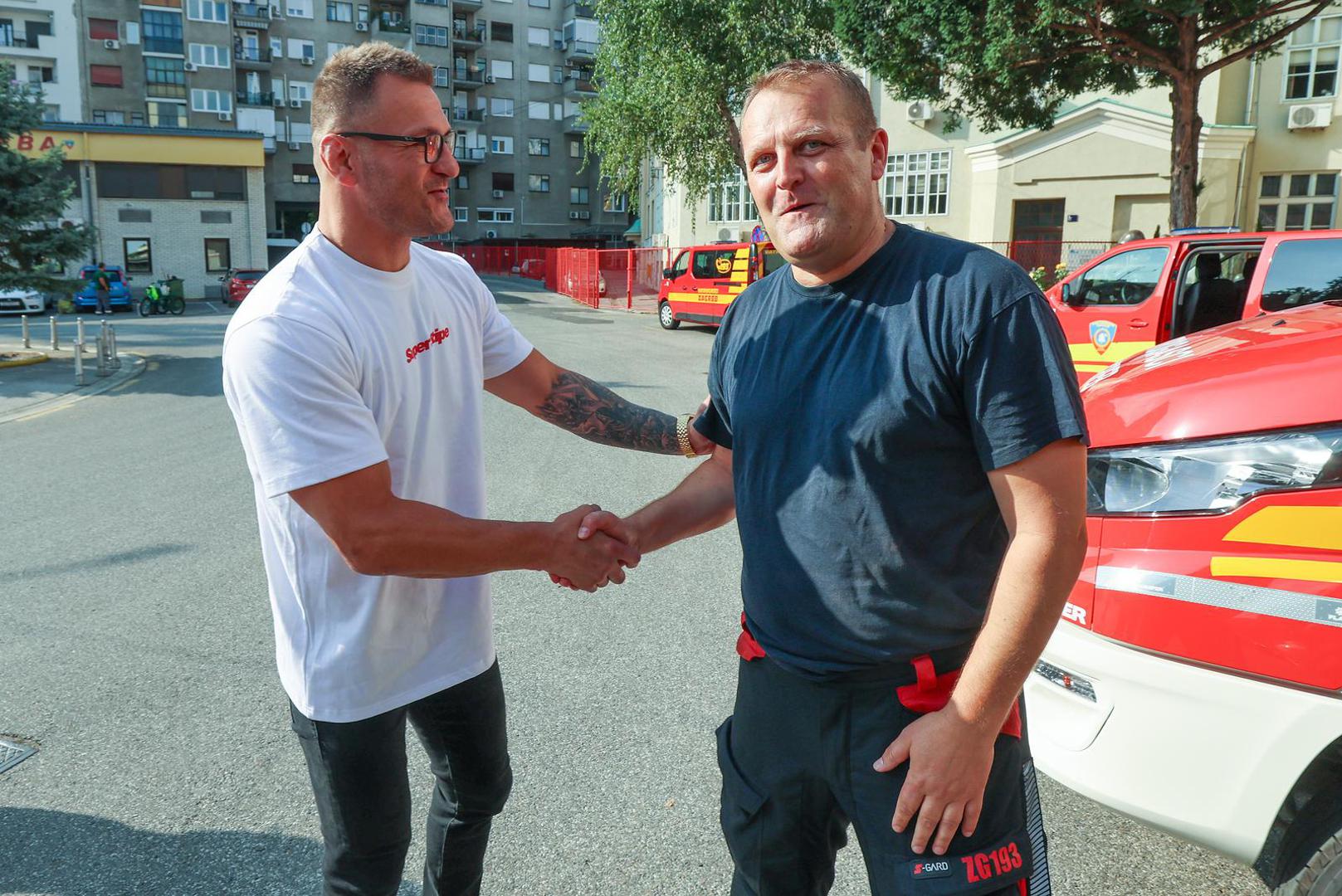 Višetruki prvak UFC-ove teške kategorije Stipe Miočić, posjetio je zagrebačke vatrogasce.