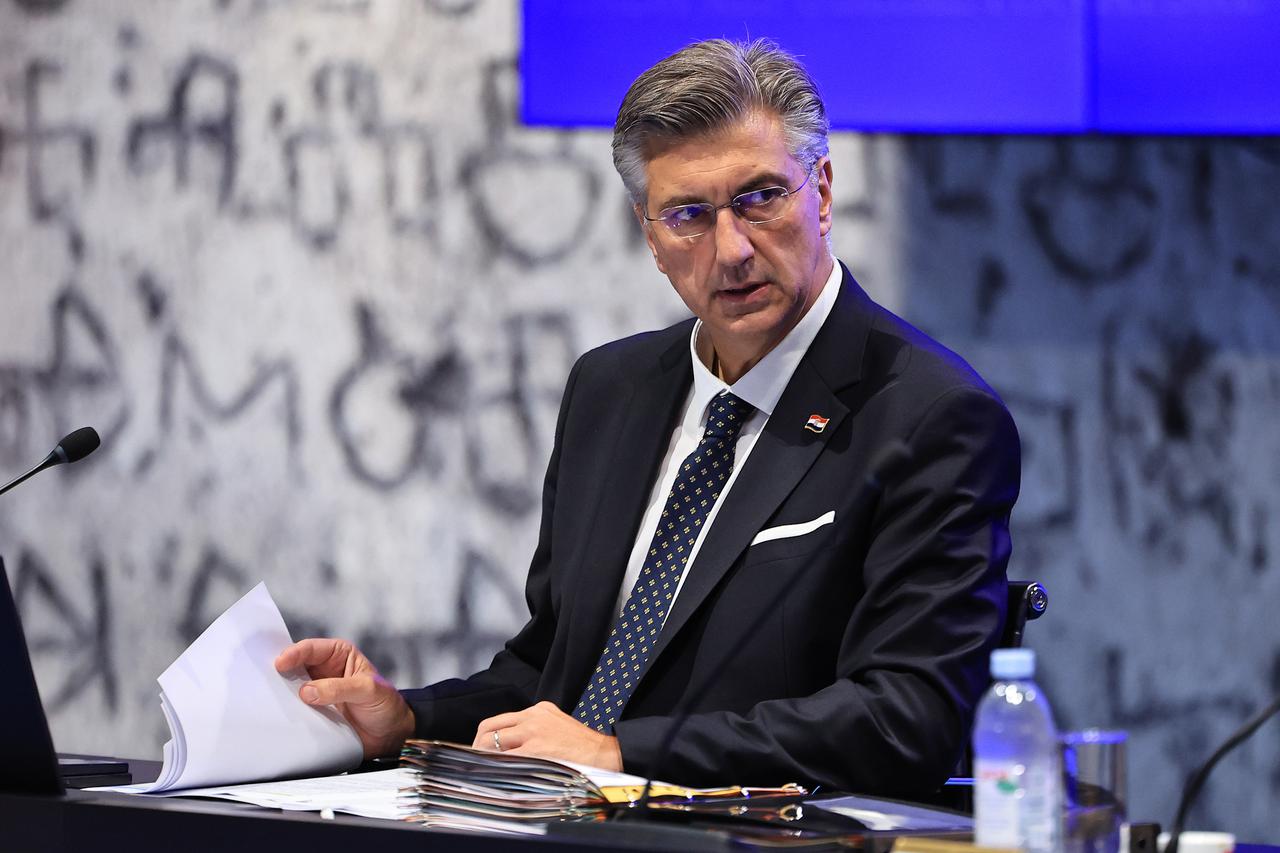 Zagreb: Plenković na sjednici Vlade predstavio nove mjere, poskupljenja od 1. studenog