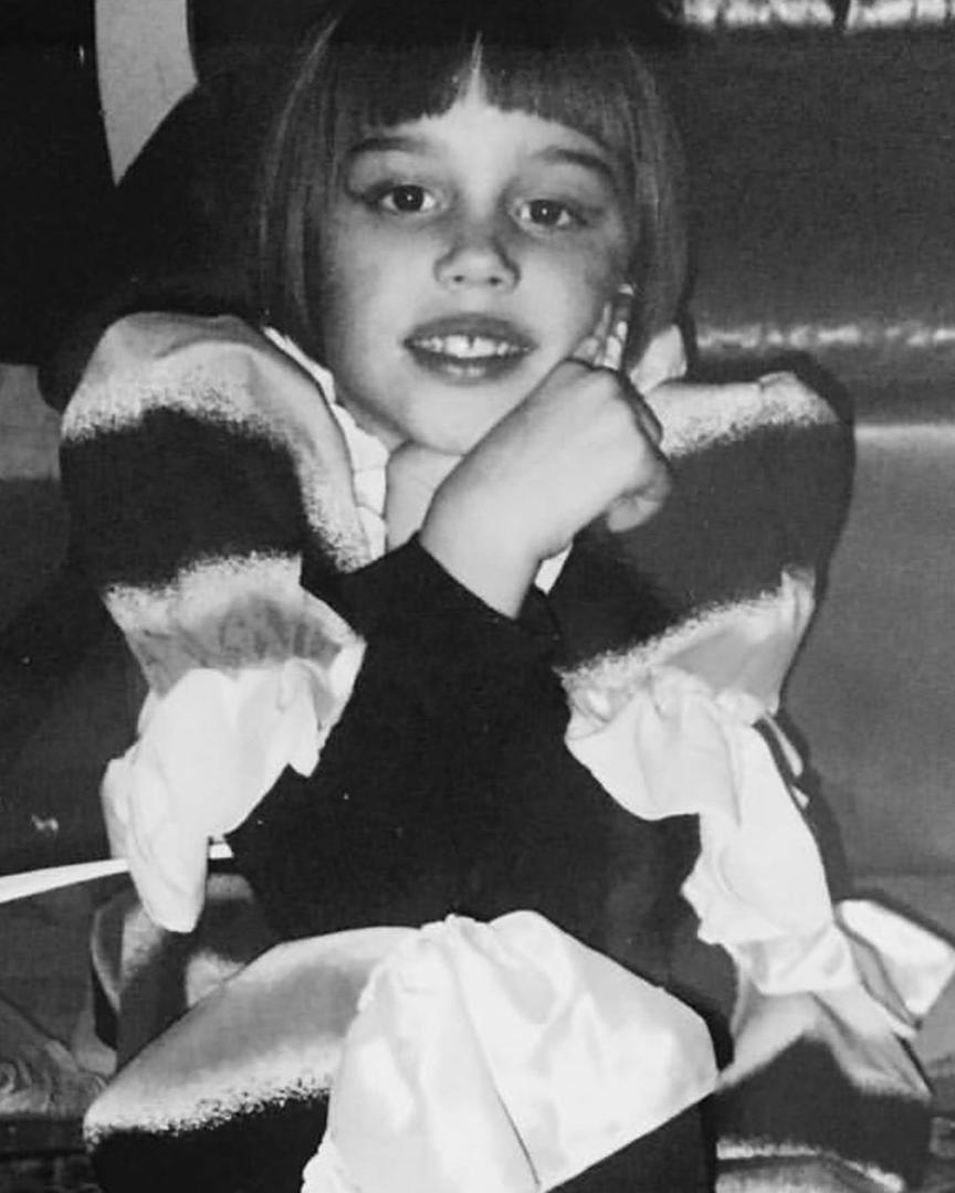 Pjevačica Franka Batelić koja je početkom ove godine postala majka sinu Viktoru i usrećila 	našeg bivšeg Vatrenog Vedrana Ćorluku ima prepoznatljivi osmijeh danas, baš kao i u 	djetinjstvu.