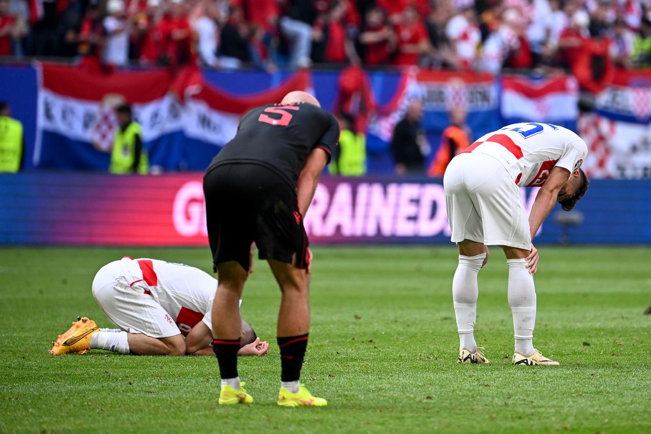 Hamburg: Očaj i tuga hrvatskih igrača nakon susreta Hrvatske i Albanije u 2. kolu skupine B na Europskom prvenstvu