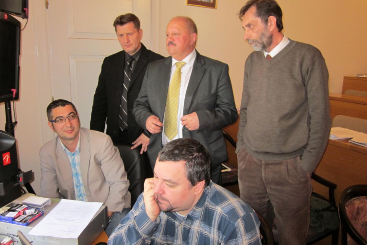 '                               '