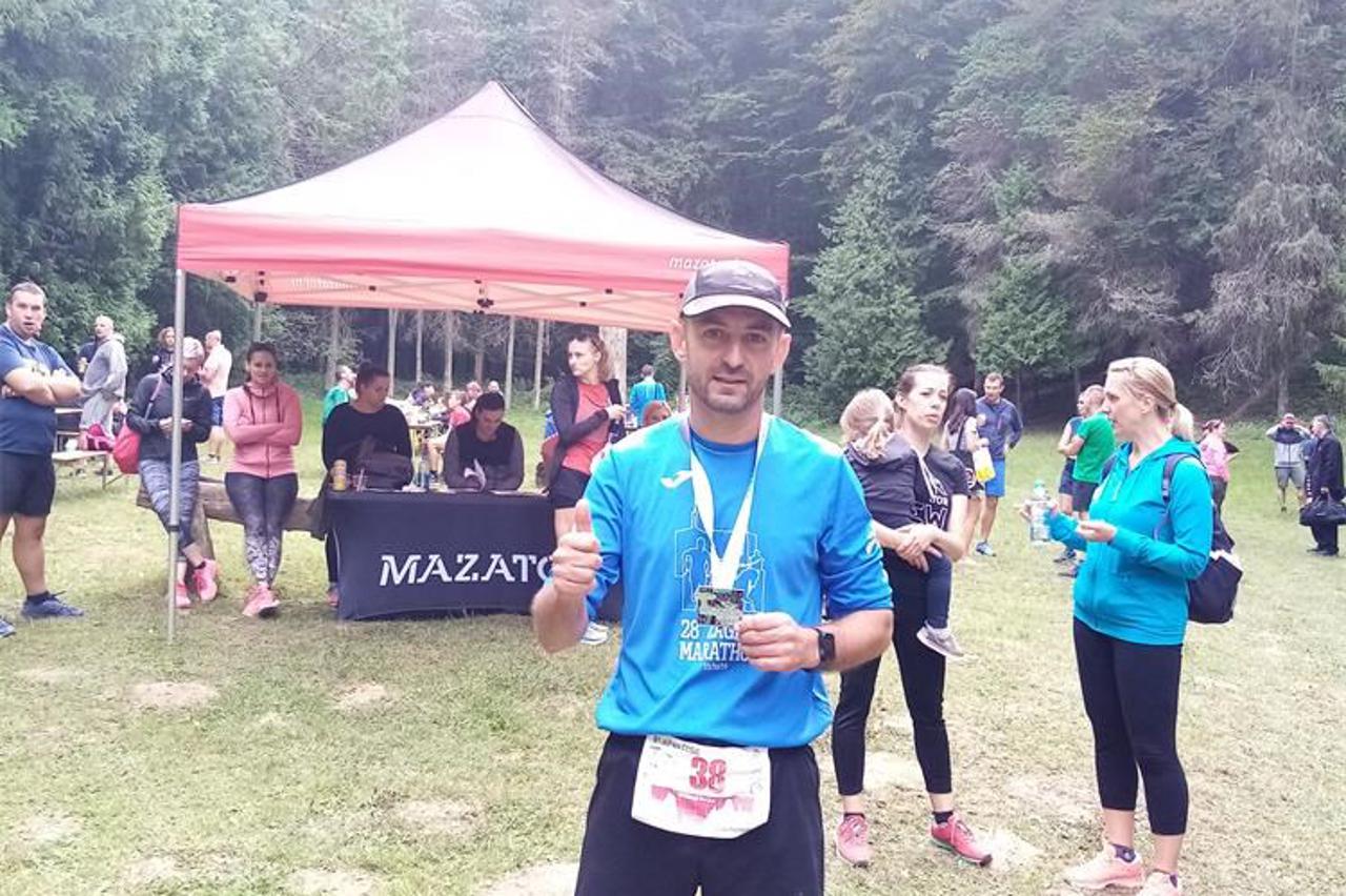 Vukovarski policajac Stjepan Ćošić na utrci spasao život 25-godišnjoj natjecateljici koju je napao roj stršljena