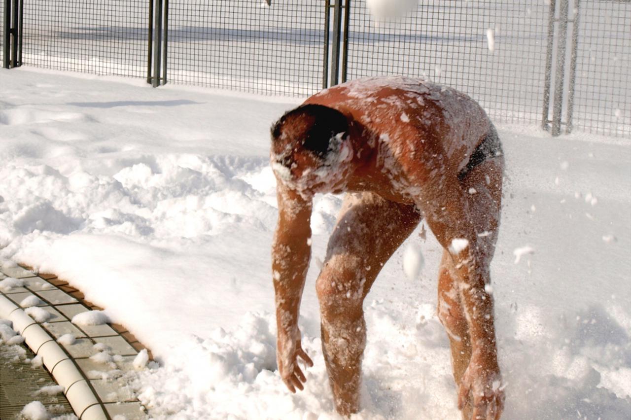 uživanje u snijegu u top-termama u topuskom (1)