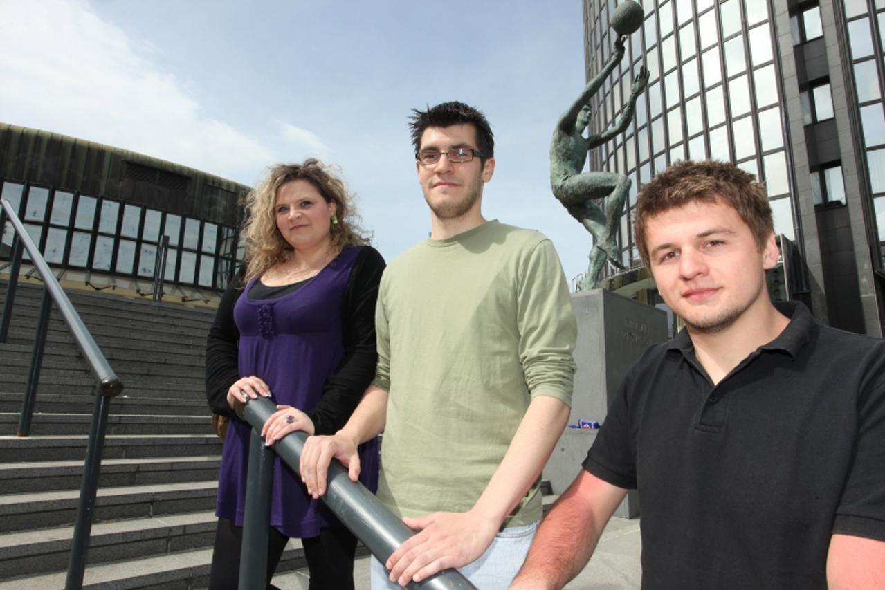 '11.04.2011.Zagreb -  Martina Dovecer, Marko Carapina i Marko Subotic pokrenuli su  Udrugu navijača Cibone, koja zeli vratiti navijace pod Toranj.  Photo: Patrik Macek/PIXSELL'
