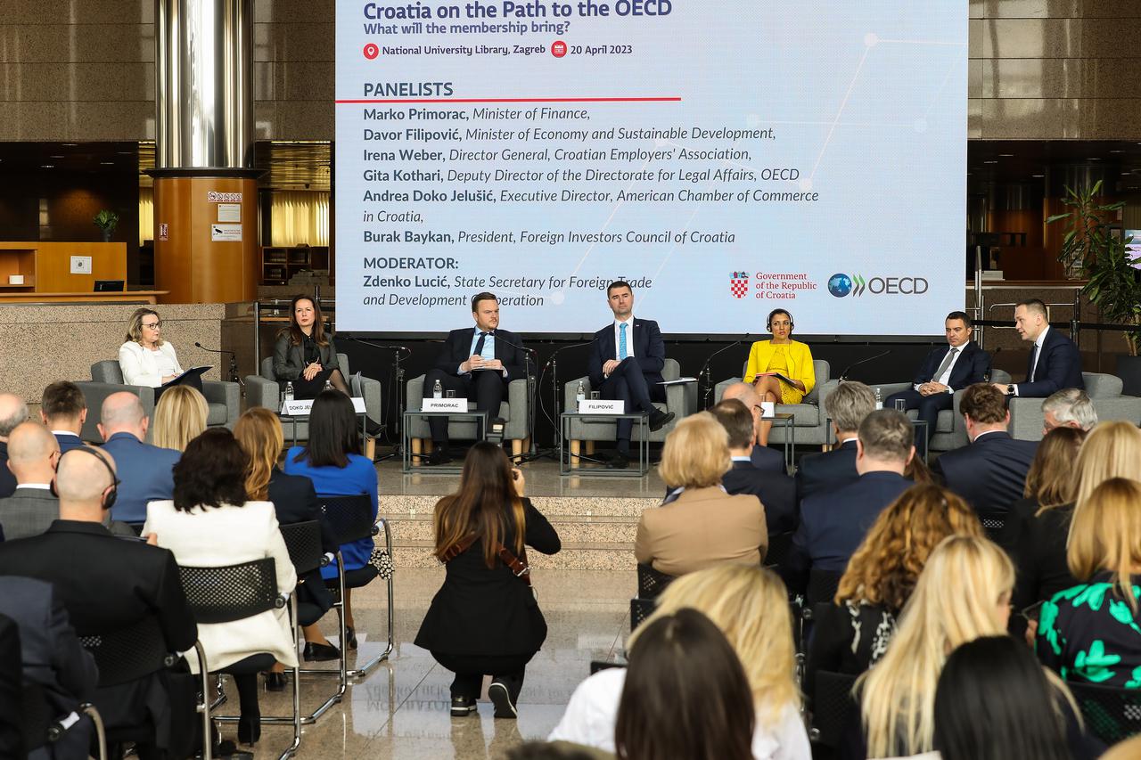 Zagreb: Održana konferencija "Hrvatska na putu u OECD: Što donosi članstvo?"