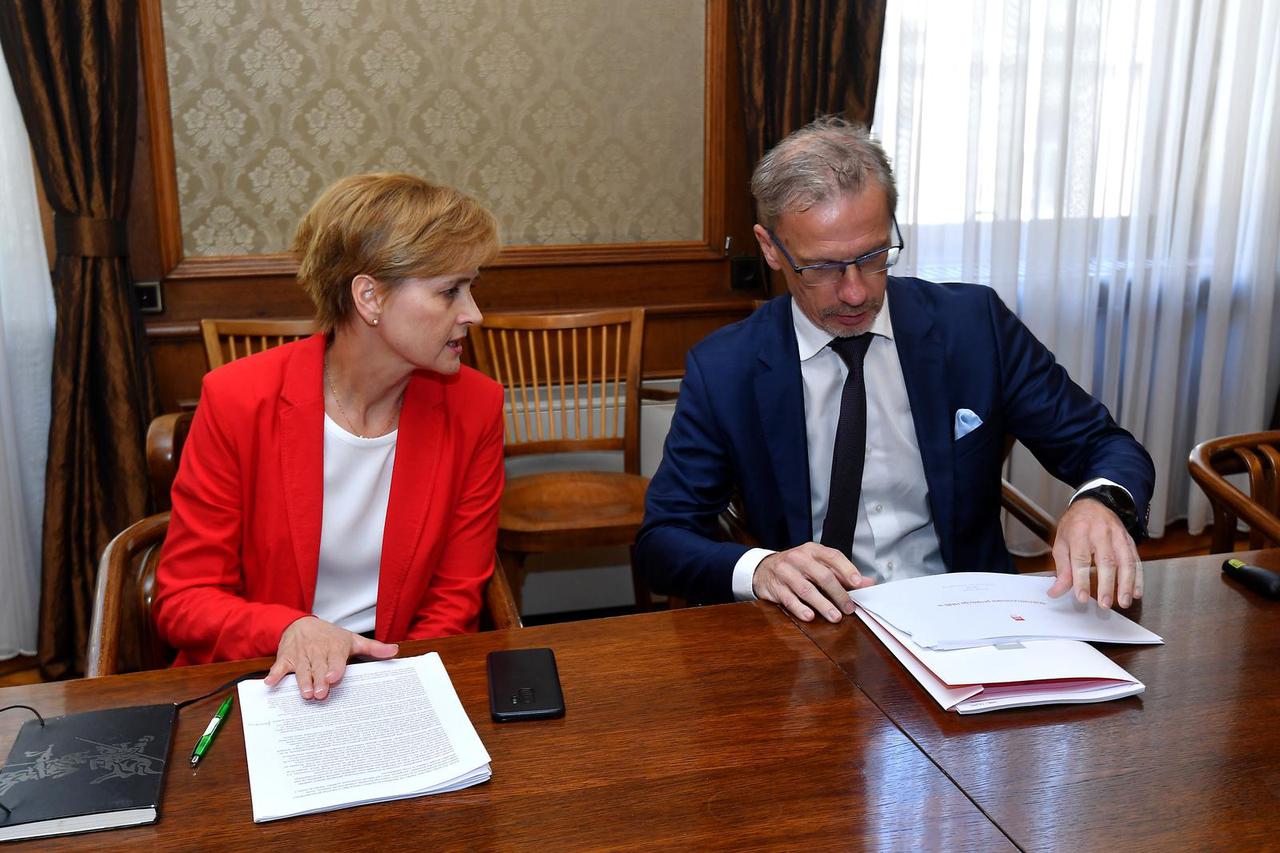 Zagreb: Polugodišnji brifing Hrvatske narodne banke (HNB) 