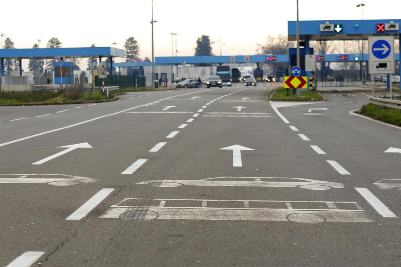 Granični prijelaz Tovarnik na kojem se stvaraju kilometarske gužve pri ulasku u Hrvatsku