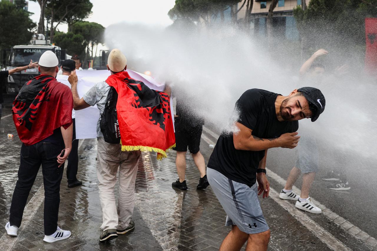 Neredi u Albaniji
